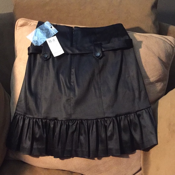 Skirts - Picture 2 of 3